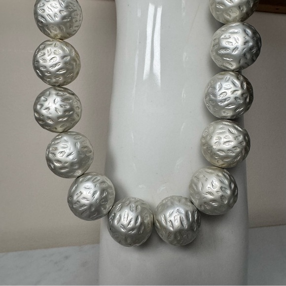 Vintage Textured Silver Round Bead Single Strand Chunky Necklace Lobster Clasp - Picture 4 of 8